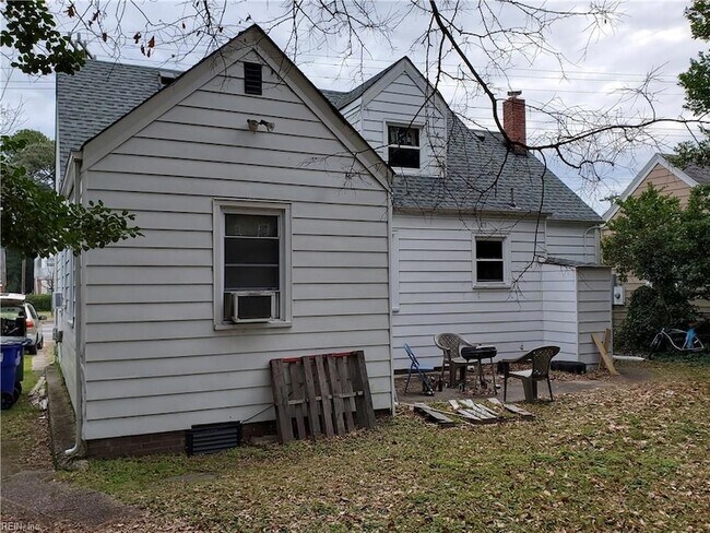 Foto del edificio - 5905 Hampton Blvd