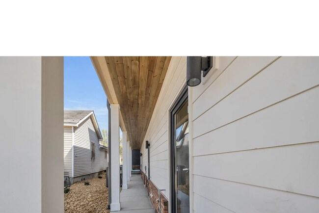 Foto del edificio - Modern 4-Bed Townhouse in Ridgedale – Minu...
