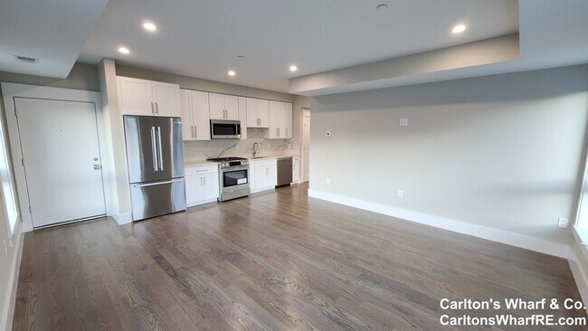 Building Photo - 608 E Broadway