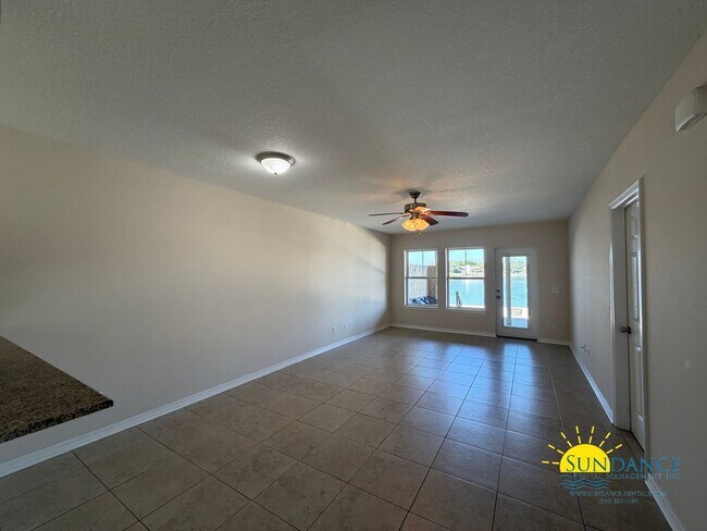 Building Photo - Lovely 2 Bedroom at Bonita Condos!- Waterfont!