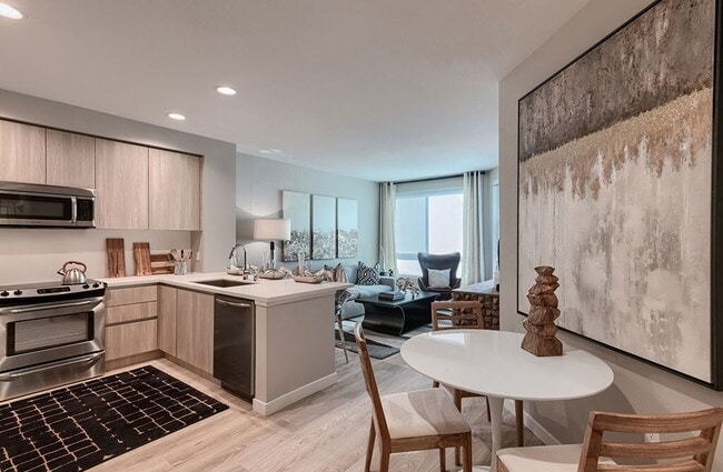 Building Photo - 1094 Tanland Dr