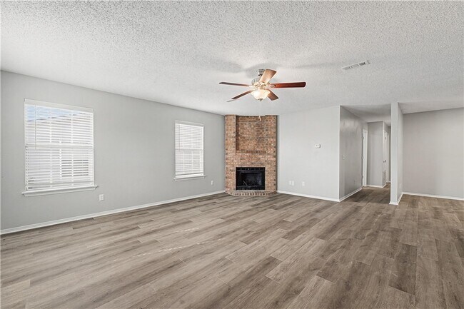 Building Photo - 4380 W Thrasher Dr