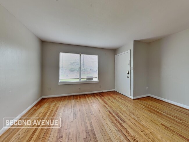 Building Photo - 742 Banton St