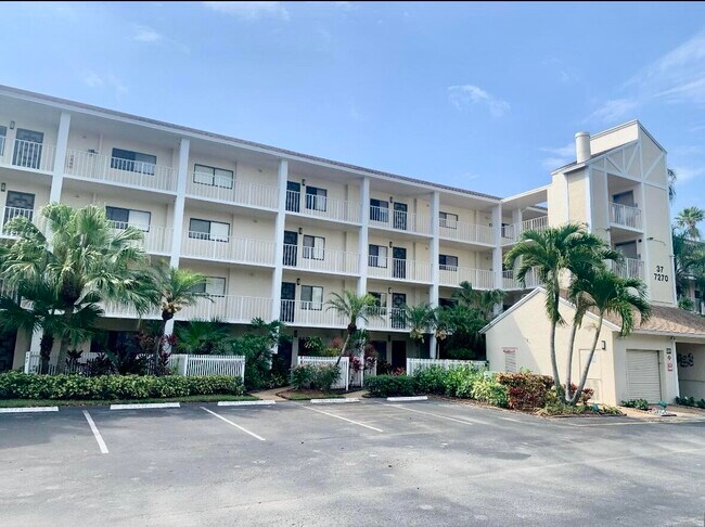 Building Photo - 7270 Ashford Pl