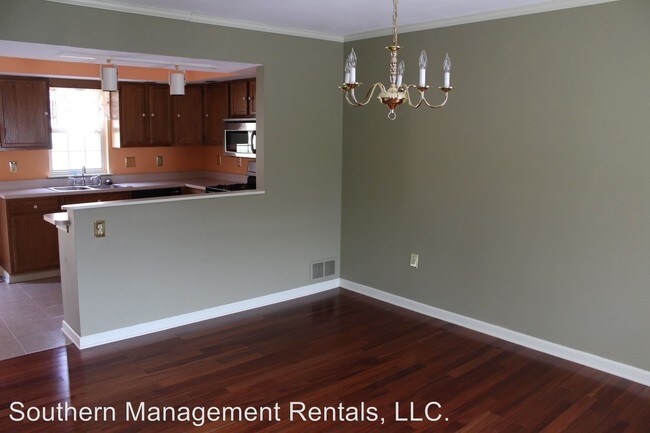 Building Photo - 2 br, 2 bath House - 713 Skyview Dr