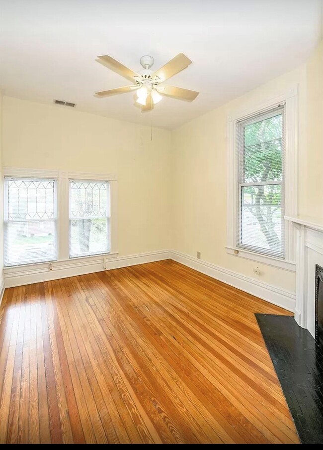 Bedroom 1 - 658 N Broadway