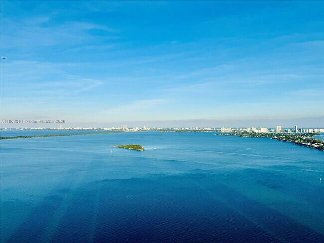 Photo - 2020 N Bayshore Dr Apartment