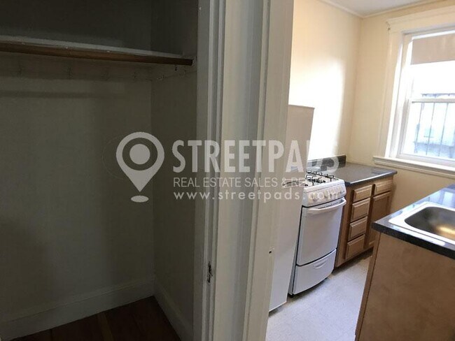 Foto del edificio - 1 bedroom in Boston MA 02215
