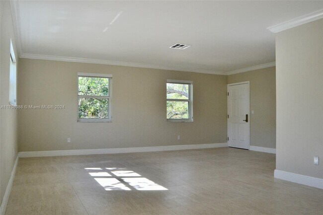 Building Photo - 3401 S Le Jeune Rd