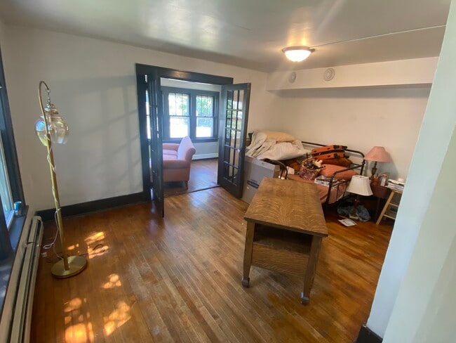 Living room - 1715 6th St NE