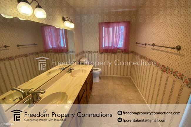 Foto del edificio - Studio, 1 bath Triplex - 1128 Via Pavion B...