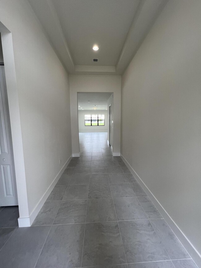 Building Photo - 7173 Montereal Path