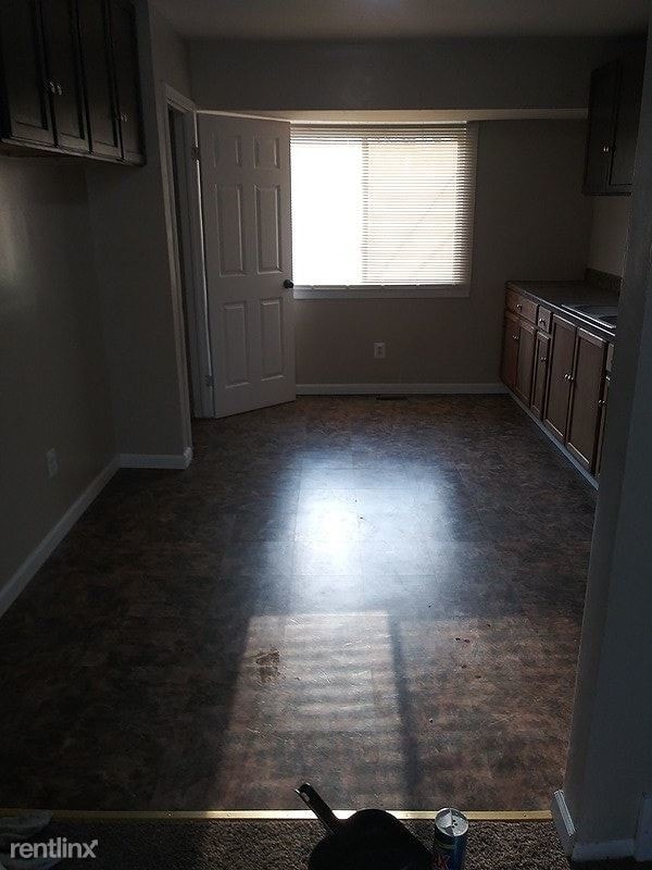 Building Photo - 4 br, 1.5 bath House - 566 Highland Avenue