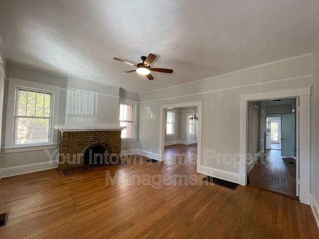 Photo - 301 Elmira Pl NE House