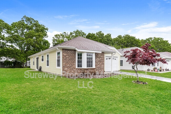 Building Photo - 16 Dogwood Dr
