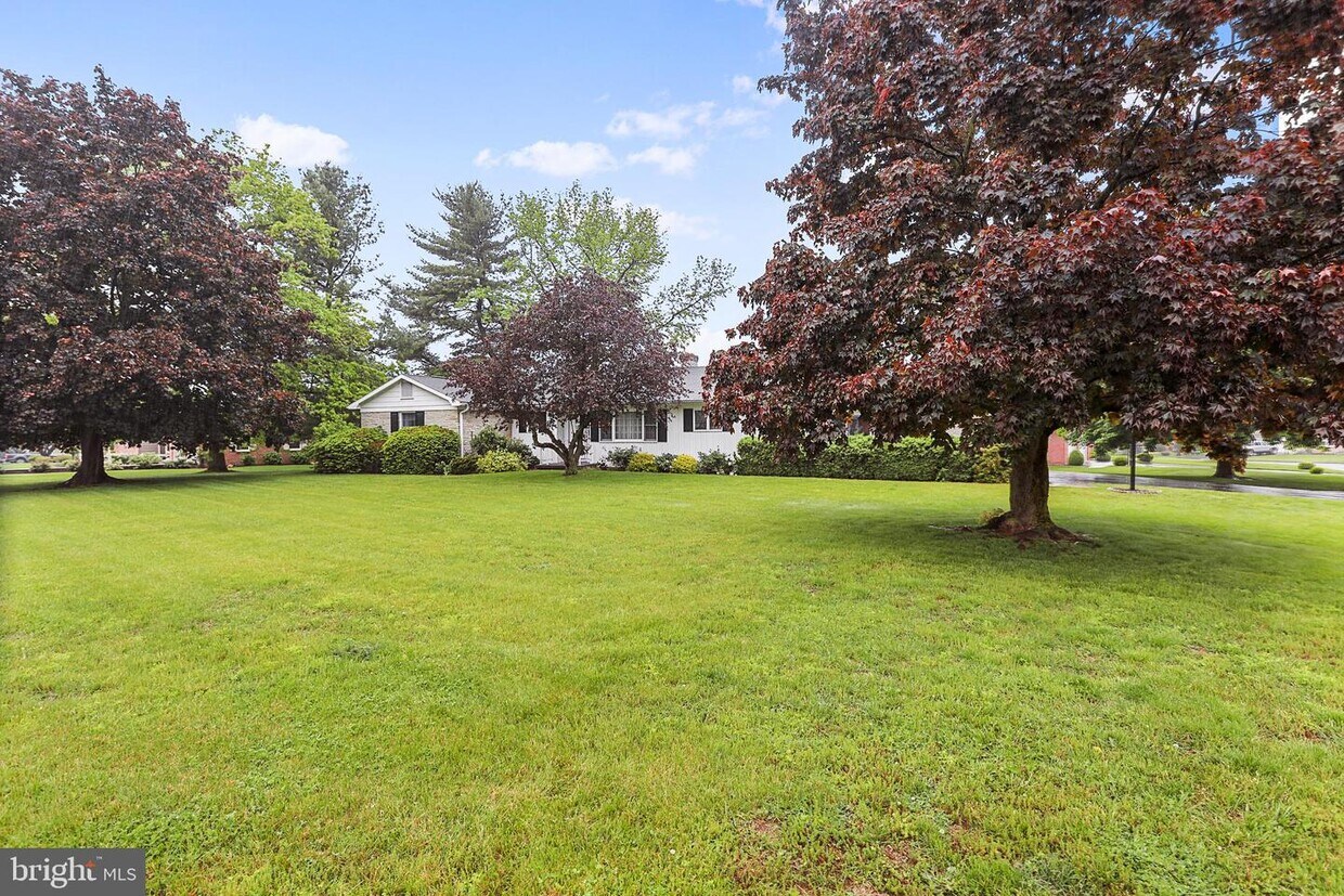 250 Moss Spring Ave, Greencastle, PA 17225 House Rental in