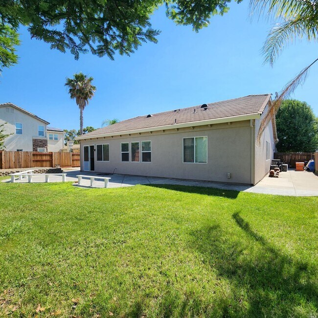 Foto del edificio - 912 Shelter Cove Ct