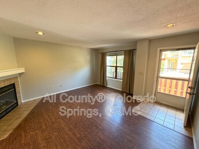 Foto del edificio - 2027 Bristlecone Dr