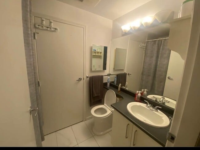 Bathroom - 6893 Prenter St
