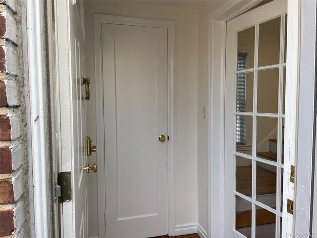 Foto del edificio - 8 Cameron Ln