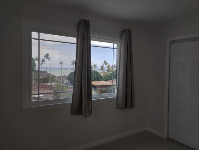 Building Photo - 5846 Kalanianaole Hwy