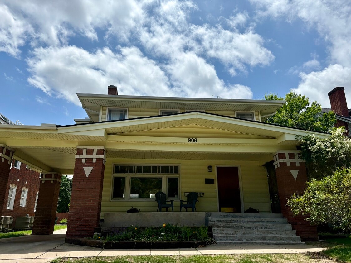 Primary Photo - 906 NW 21st St