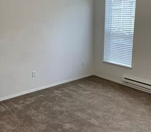Building Photo - 1220 NE Horizon Loop