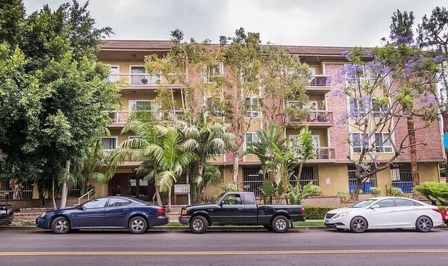 Foto del edificio - 1262 S Barrington Ave