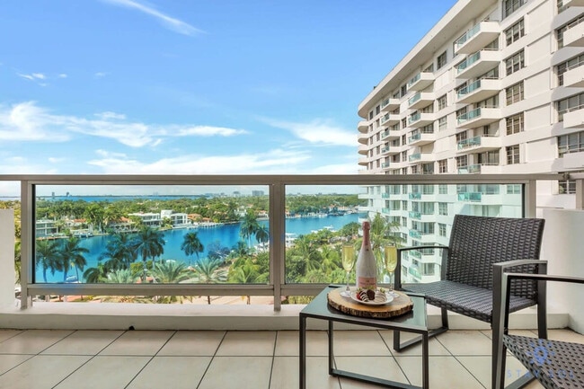 Building Photo - 5151 Collins Ave