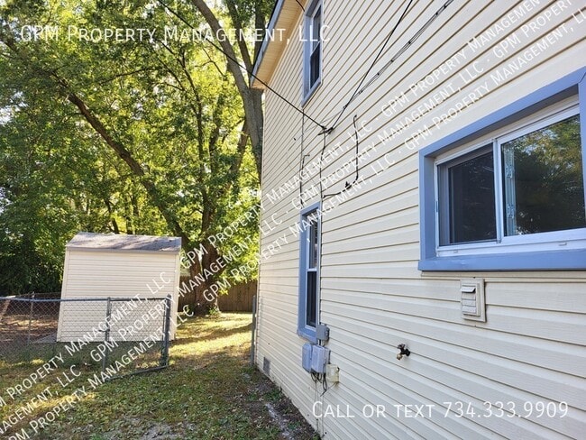 Building Photo - 33072 Alanson St