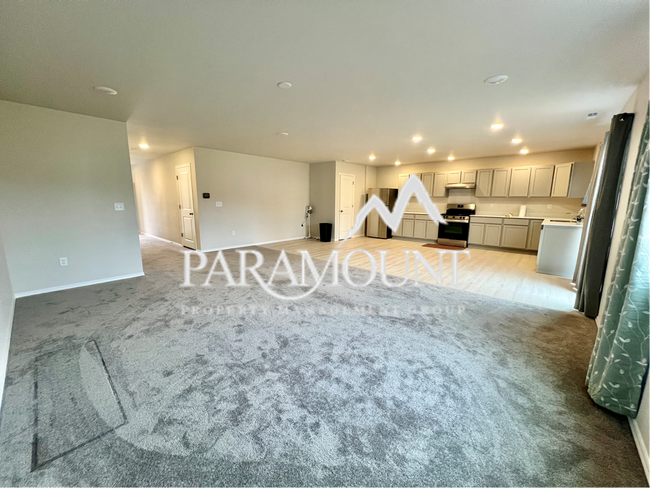 Building Photo - Gorgeous Newer Build 4 Bedroom Home!