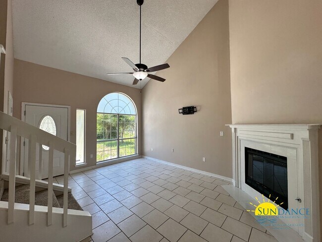 Foto del edificio - Great 4 Bedroom Home in Mary Esther!