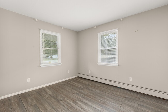 Building Photo - 447 Johnson Ave