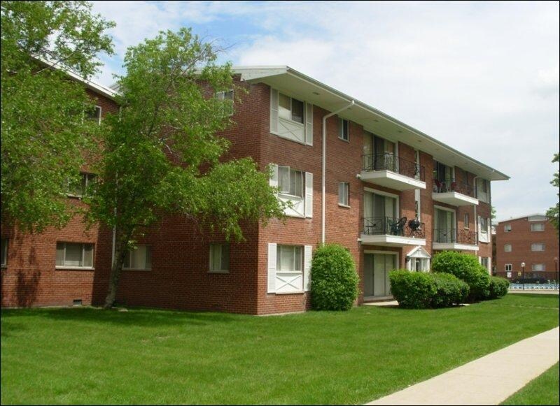 Old Orchard Condominiums Apartments Skokie, IL