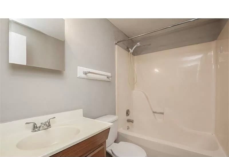 Building Photo - 1328 St Adalbert Ave