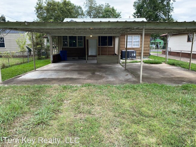 Building Photo - 3 br, 1 bath House - 215 Woodward Rd
