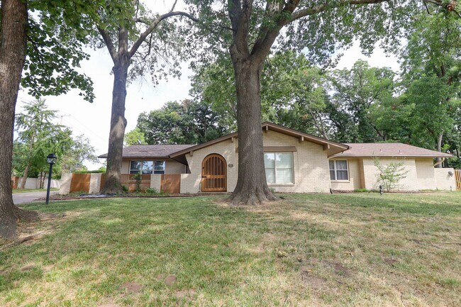 Foto del edificio - Incredible Ranch Style Home in Midtown!