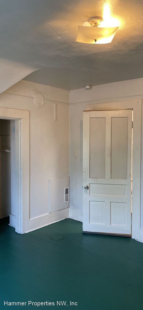 Building Photo - 6 br, 2.5 bath House - 1130 High Street