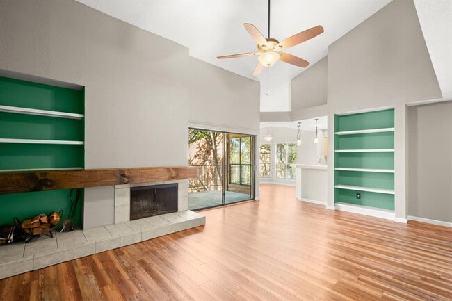 Building Photo - 4711 Spicewood Springs Rd