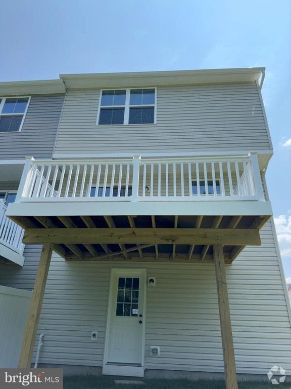 Building Photo - 221 Hamilton Ln.