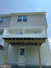 Building Photo - 221 Hamilton Ln.