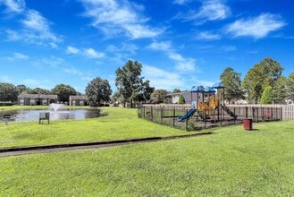 Building Photo - Lake Village