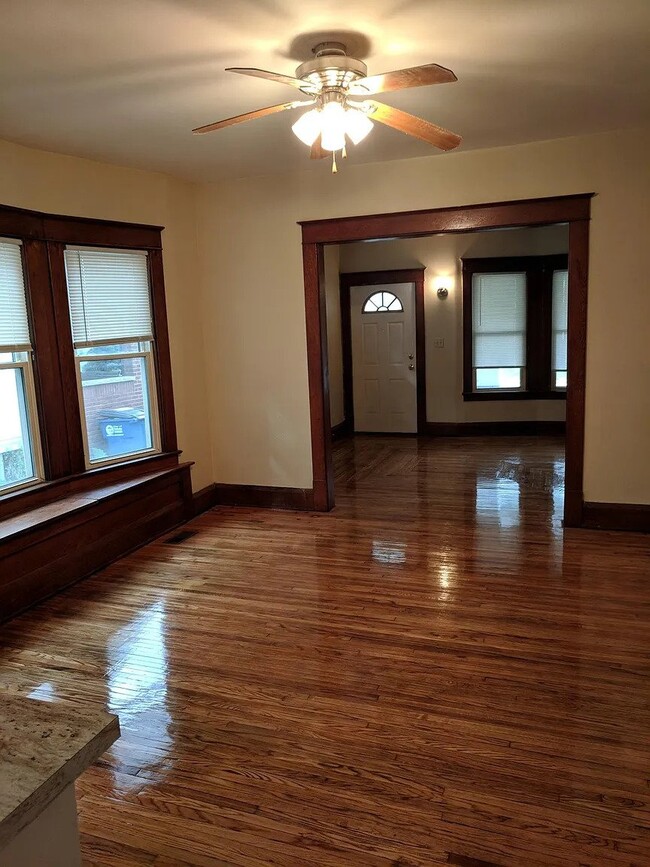 Building Photo - 4112 Burnham Ave