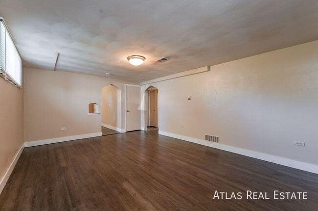 Building Photo - 2650 W 40th Ave