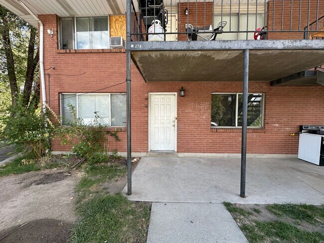 Foto del edificio - 4 Plex- Foxbridge Dr