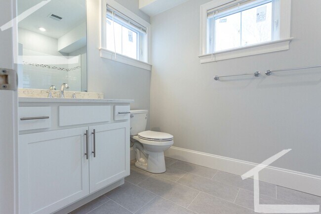 Foto del edificio - 4bed 2bath in Brighton available in 9/1