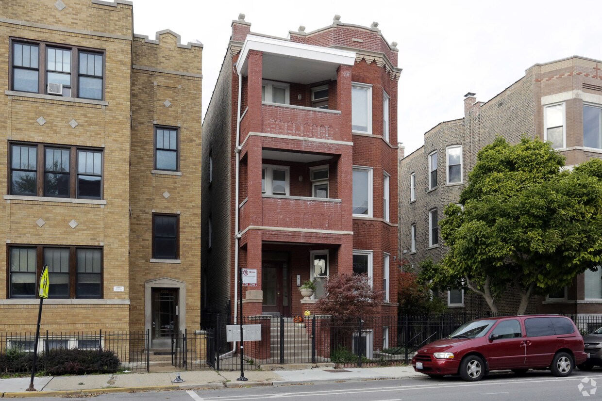 Building Photo - 2054-2056 W Augusta Blvd