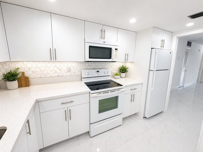Photo - 1850 NE 169th St (North Miami Beach, FL) Apartment