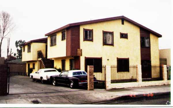 Primary Photo - 1104-1110 E Rosecrans Ave