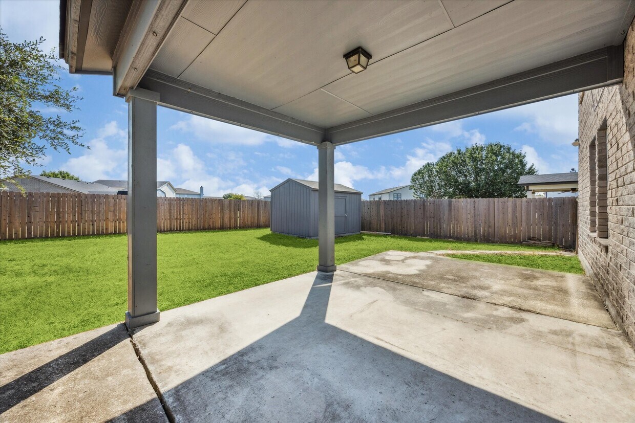 Foto del edificio - 668 NW Crossing Dr